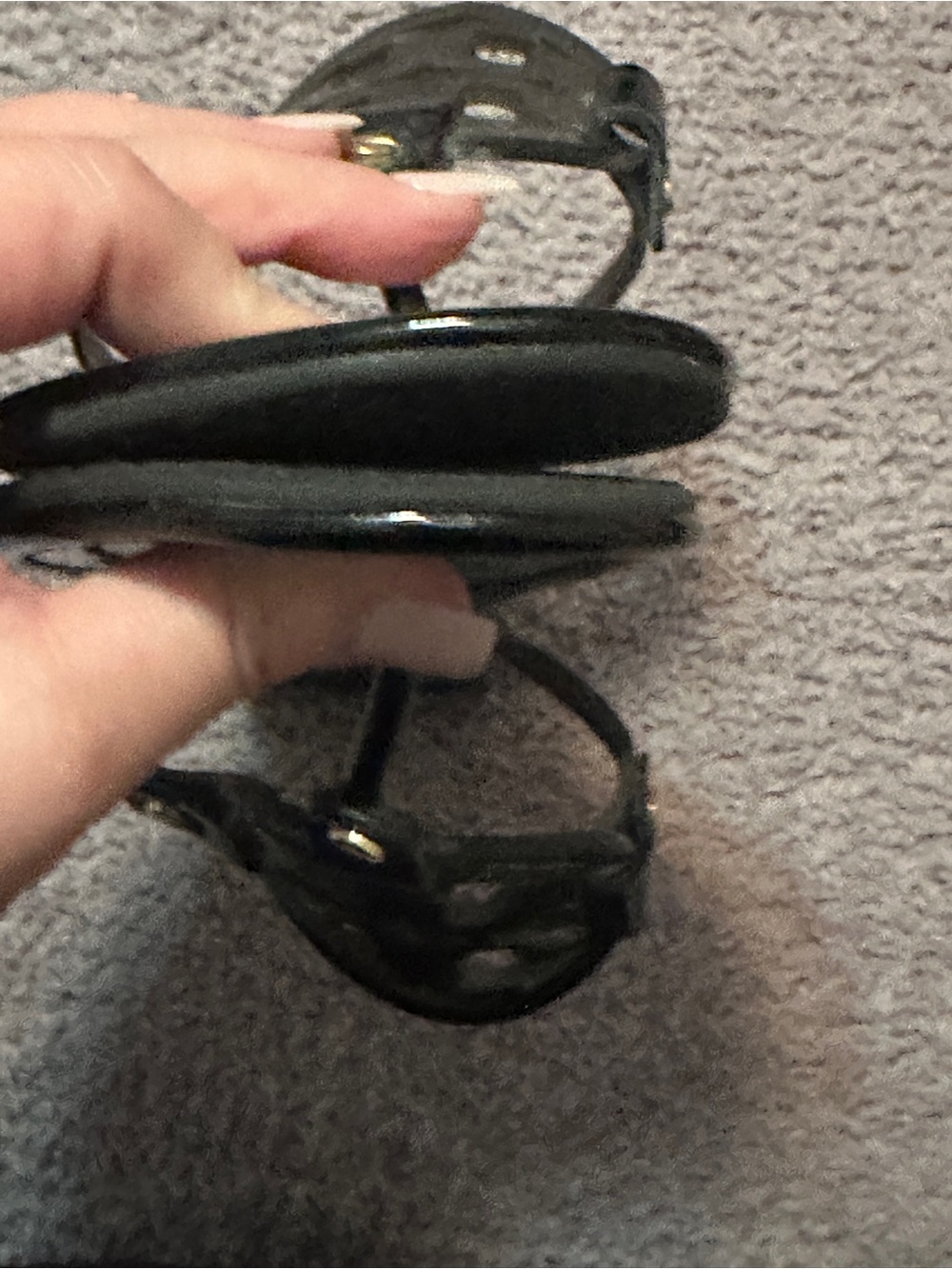 AUTHENTIC Tory Burch Black Patent Logo Thong Sandals - Picture 3 of 4